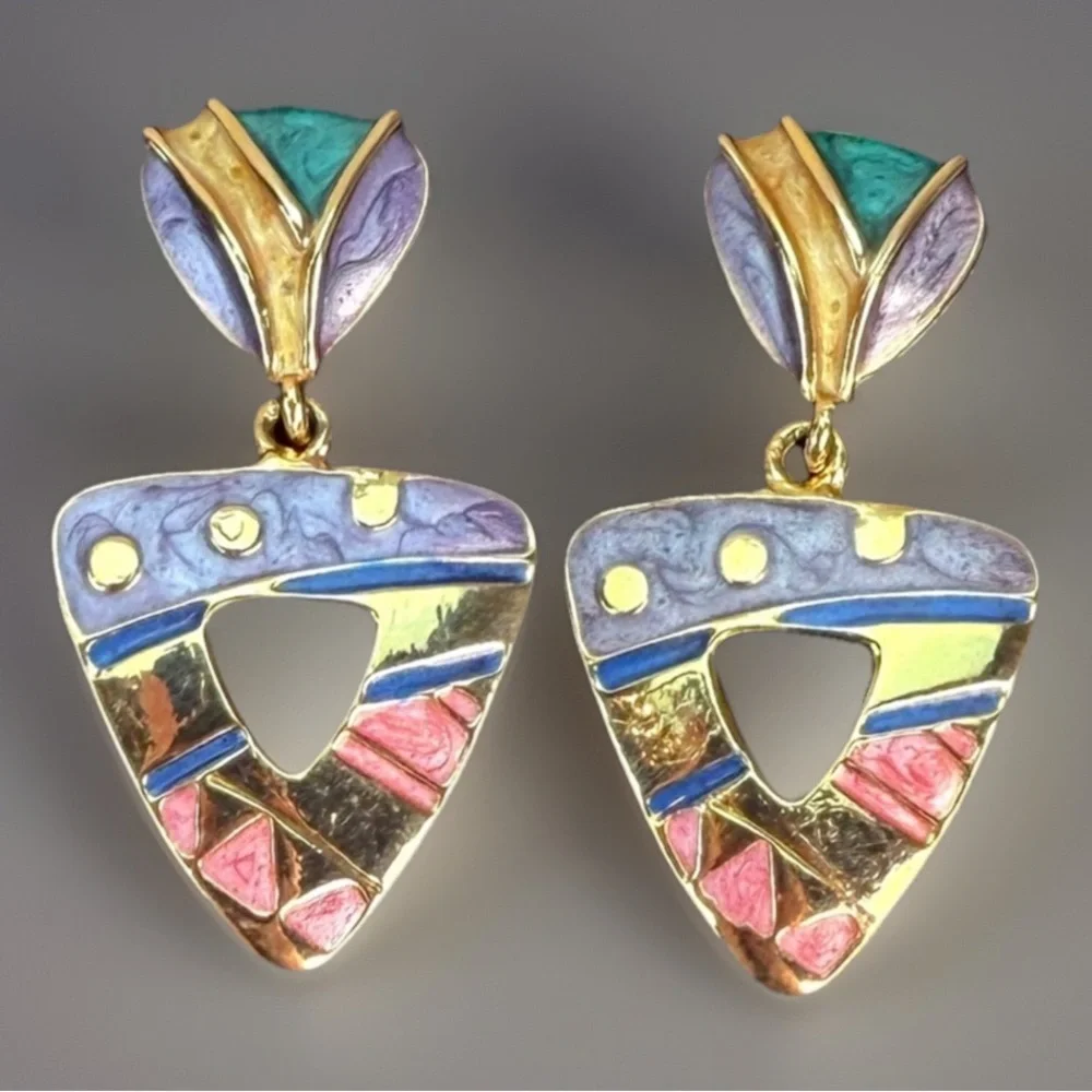 Gorgeous, vintage, goldtone, enamel swirl, geometric pierced earrings